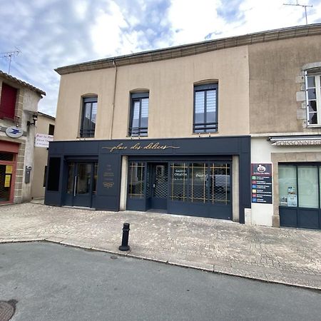 Appartement 97 M2 Proche Puy Du Fou Saint-Laurent-sur-Sèvre Exteriör bild